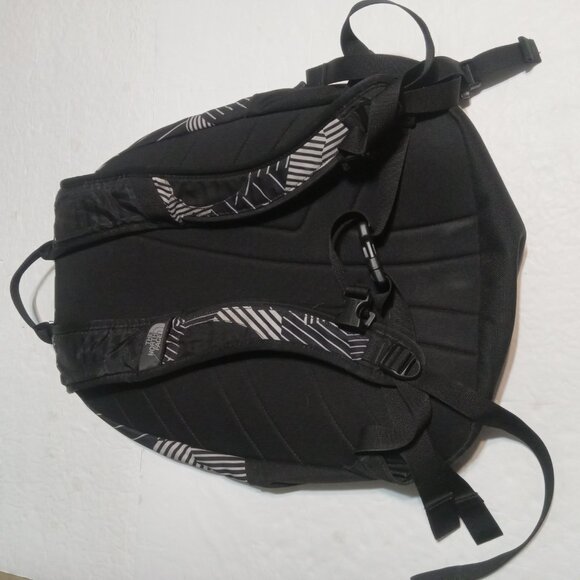 The North Face Vault Backpack Black Razzle Dazzle Print - Picture 2 of 6